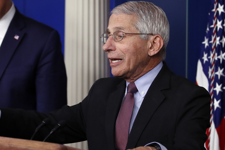 Trump trekt bescherming in van dr. Fauci, ex-covidadviseur