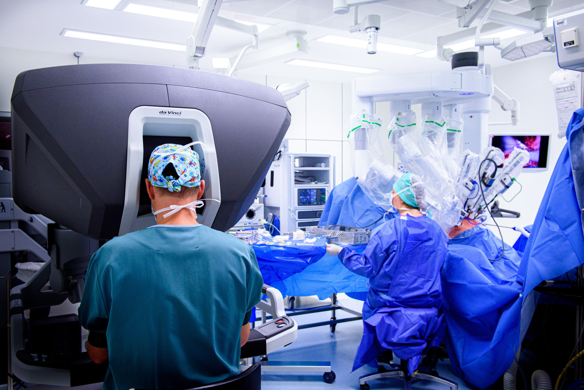 L'UZ Leuven investit dans 4 nouveaux robots chirurgicaux 