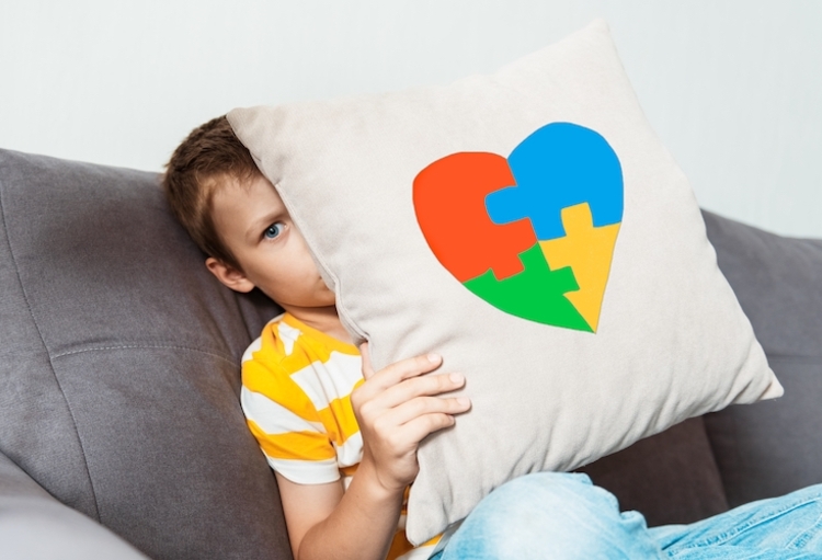 Quand l’attachement est traumatisé: désorganisation et dissociation dès l’enfance